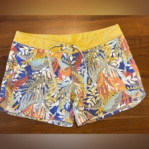 Patagonia Women's Wavefarer Board Shorts size 8